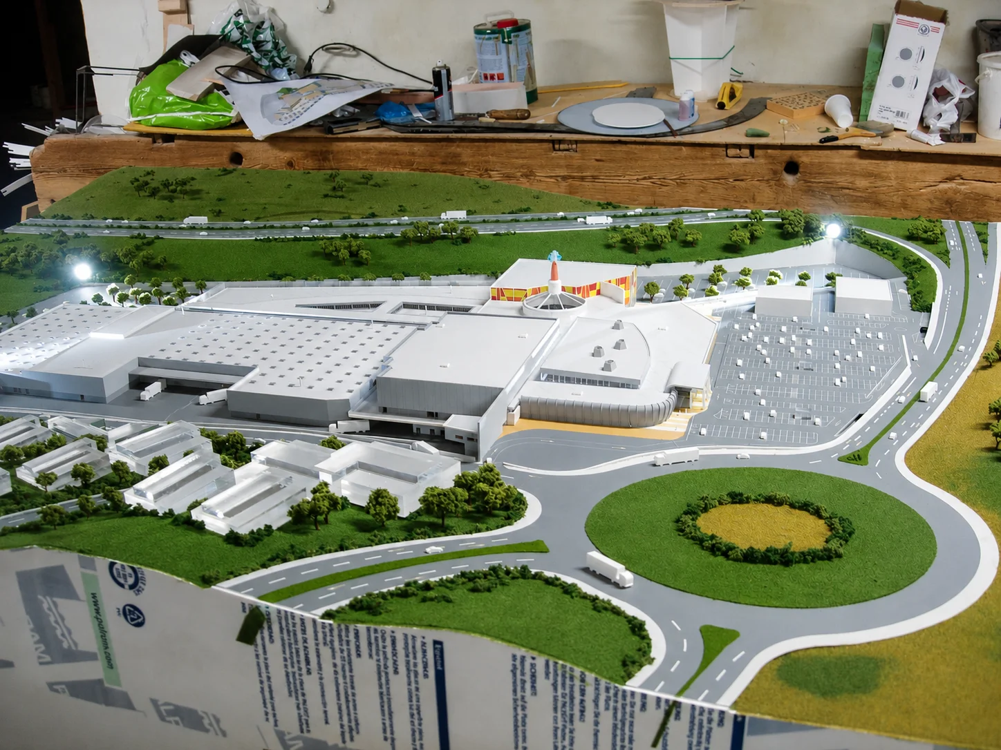 Maqueta del Centro Comercial Versalia — Vista general del complejo